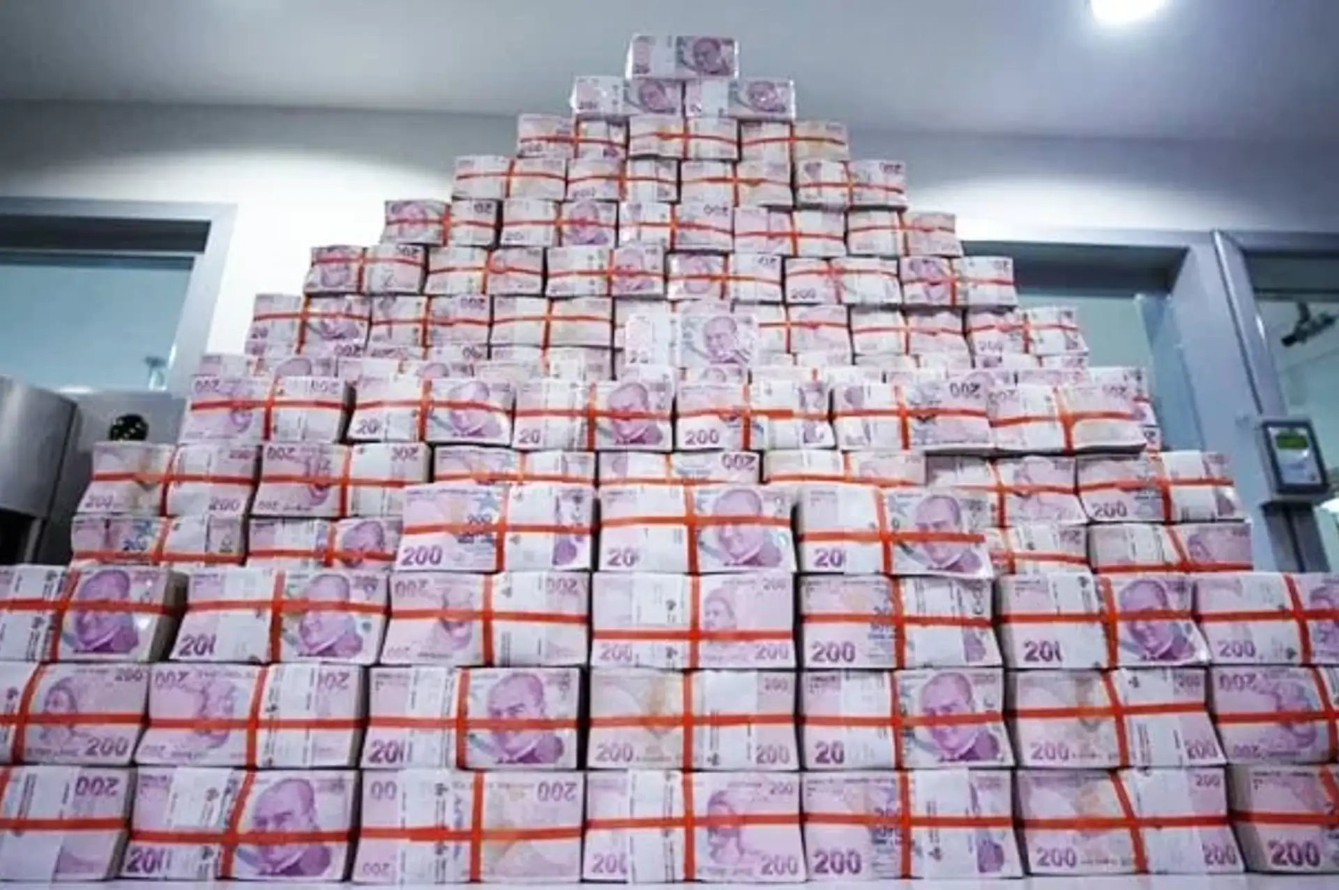 Hazinenin üç aylık borçlanma takvimi: 912,4 milyar lira planlanıyor