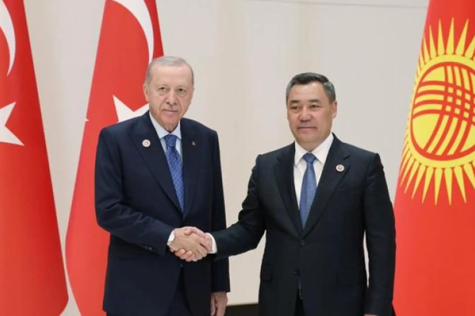 Caparov'dan Türkiye ve Erdoğan'a Övgü: "Uluslararası İtibarı Arttı"