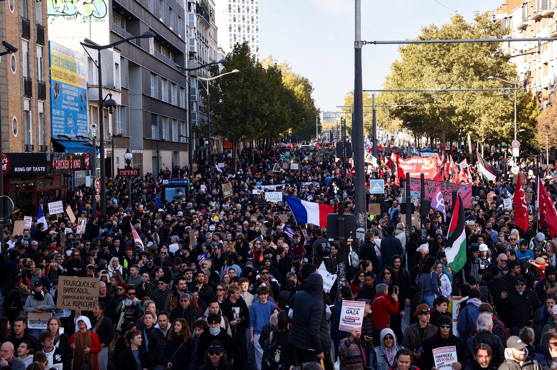 Fransa'da protestoların üçüncü dalgası yoğun polis eşliğinde başladı