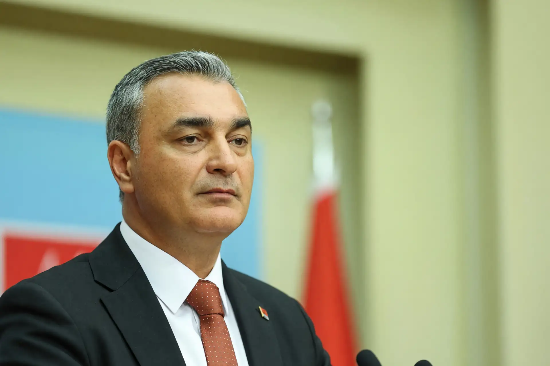 Müslim Sarı’dan Yeni Parti’ye Geçen İsimlere Çağrı: "Kapıları Sert Kapatmayın, Açmak Zorunda Kalacaksınız"