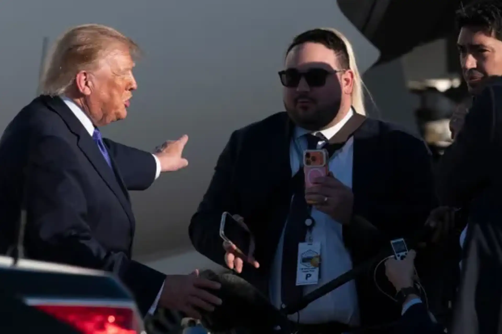 Trump’tan Sağlık Durumunu Soran Muhabire Sert Tepki: "Asıl Sen Hastasın, Berbat Görünüyorsun"