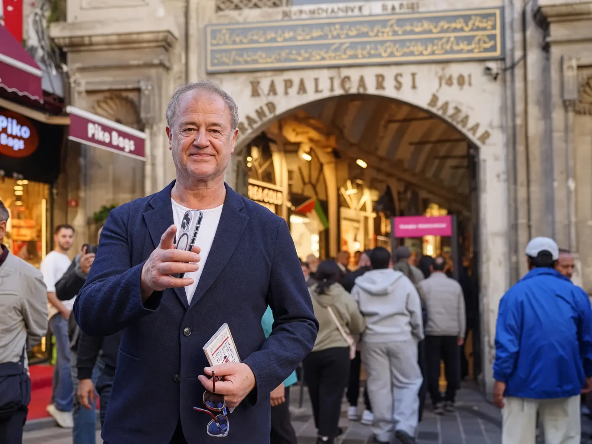 Game of Thrones Yıldızı Owen Teale İstanbul’a Hayran Kaldı