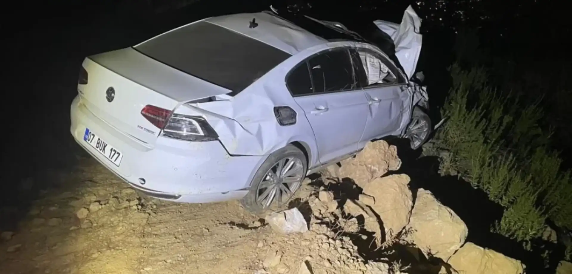 Alanya'da Feci Kaza: Ehliyetsiz Çocuğun Kullandığı Araba Uçuruma Yuvarlandı