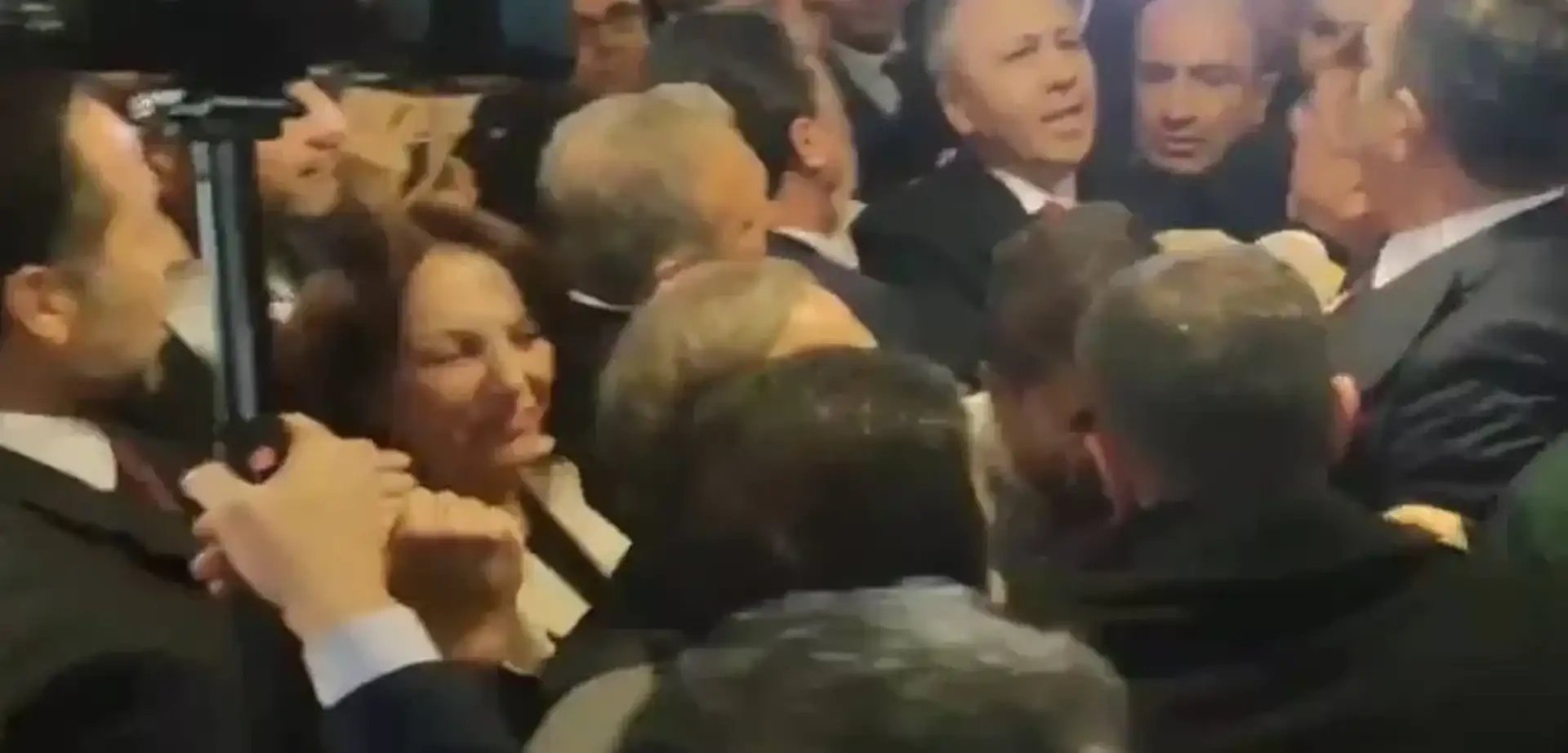 Bakan Yerlikaya ile CHP'liler Arasında 'Kayyum' Krizi