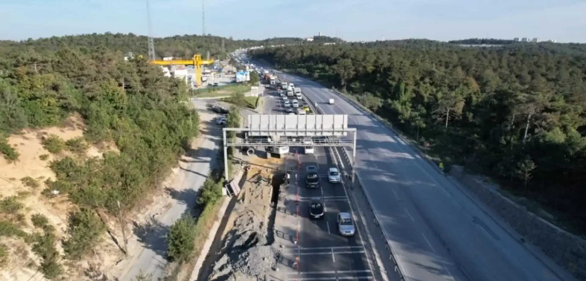 İstanbul Arnavutköy'de İSKİ'nin Yol Çalışması Trafiğe Neden Oldu