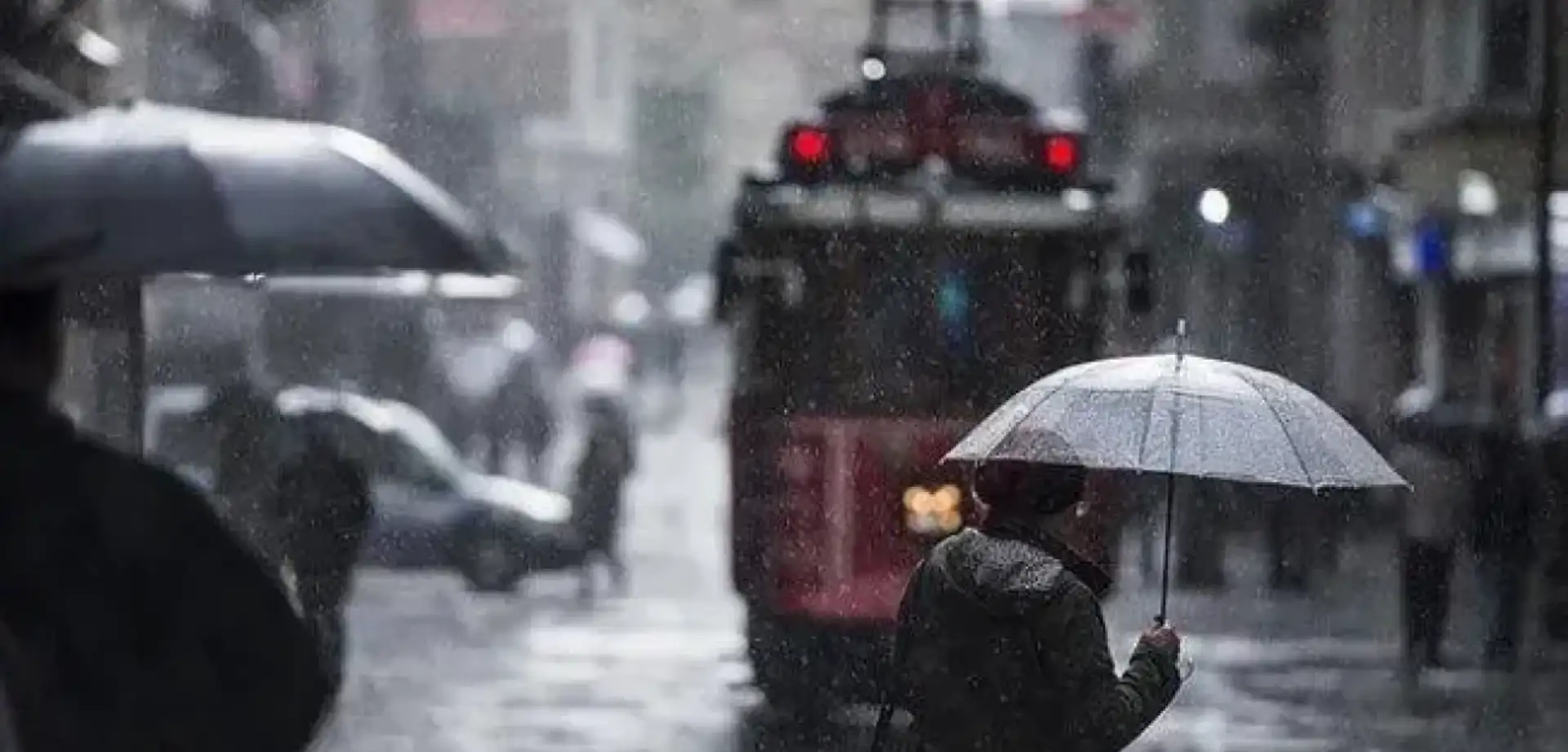 İstanbul için Gök Gürültülü Sağanak Uyarısı