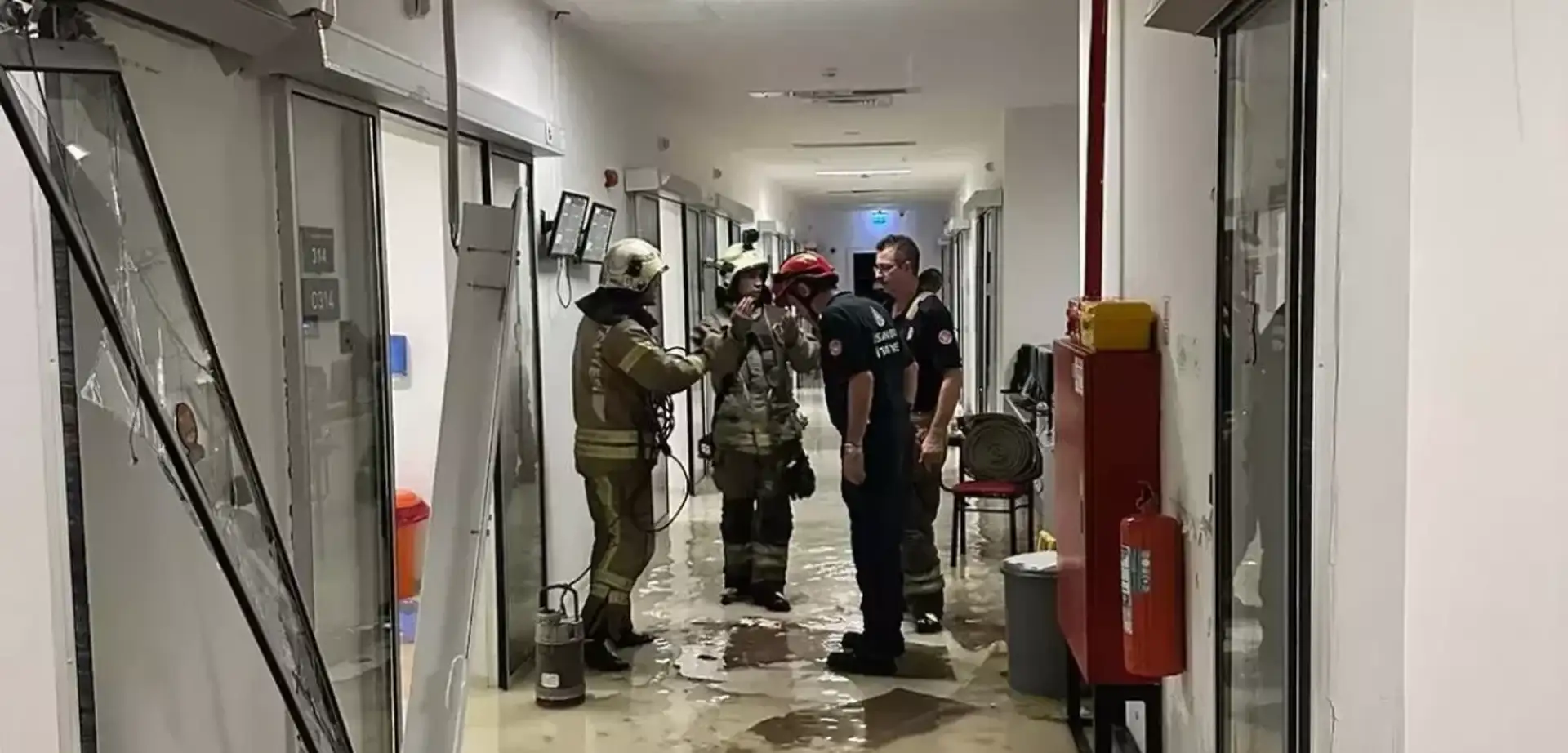 İstanbul'daki Hastanede Yoğun Bakım Ünitesinin Tavanı Çöktü! Bir Bebek Hayatını Kaybetti