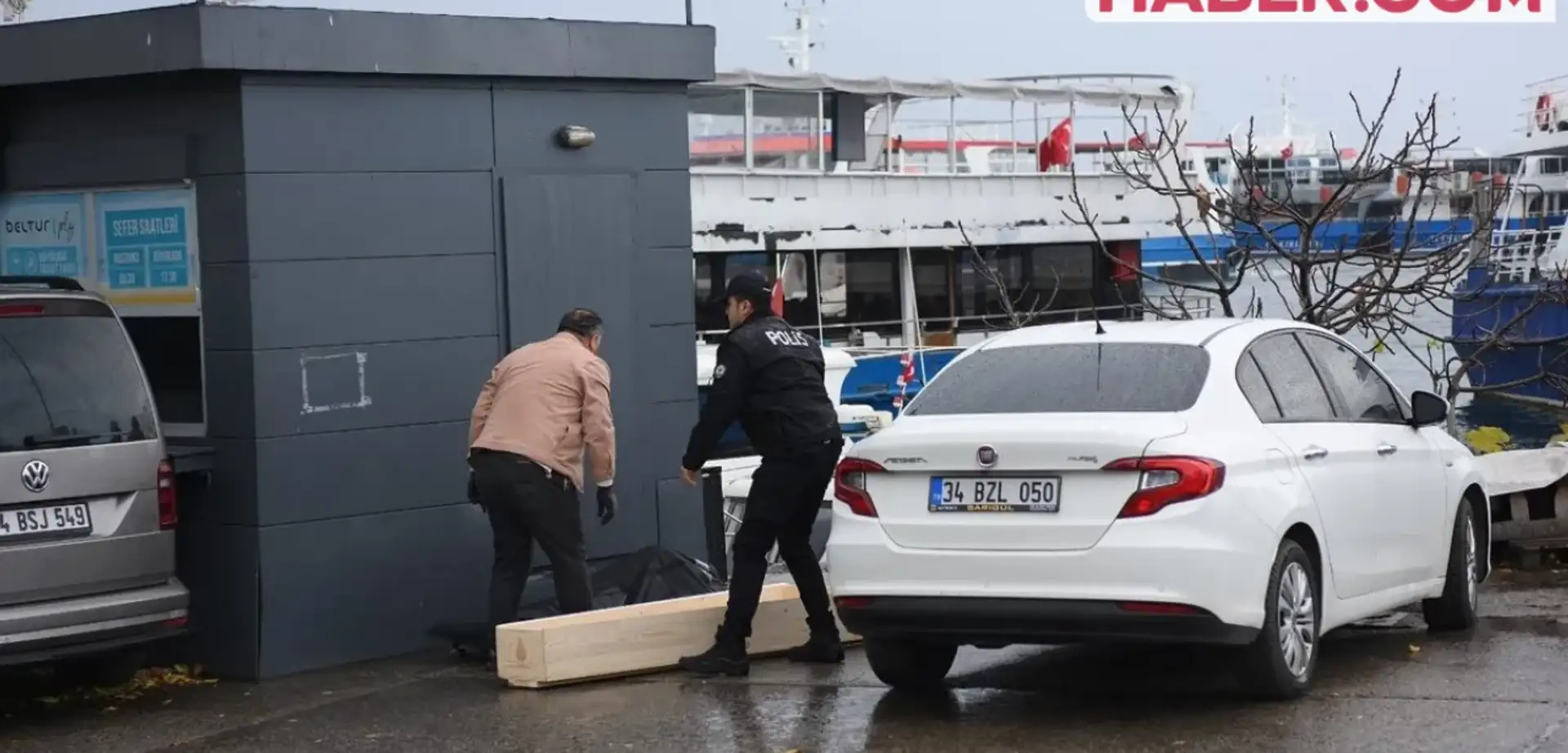 Kadıköy’de Denizde Erkek Cesedi Bulundu
