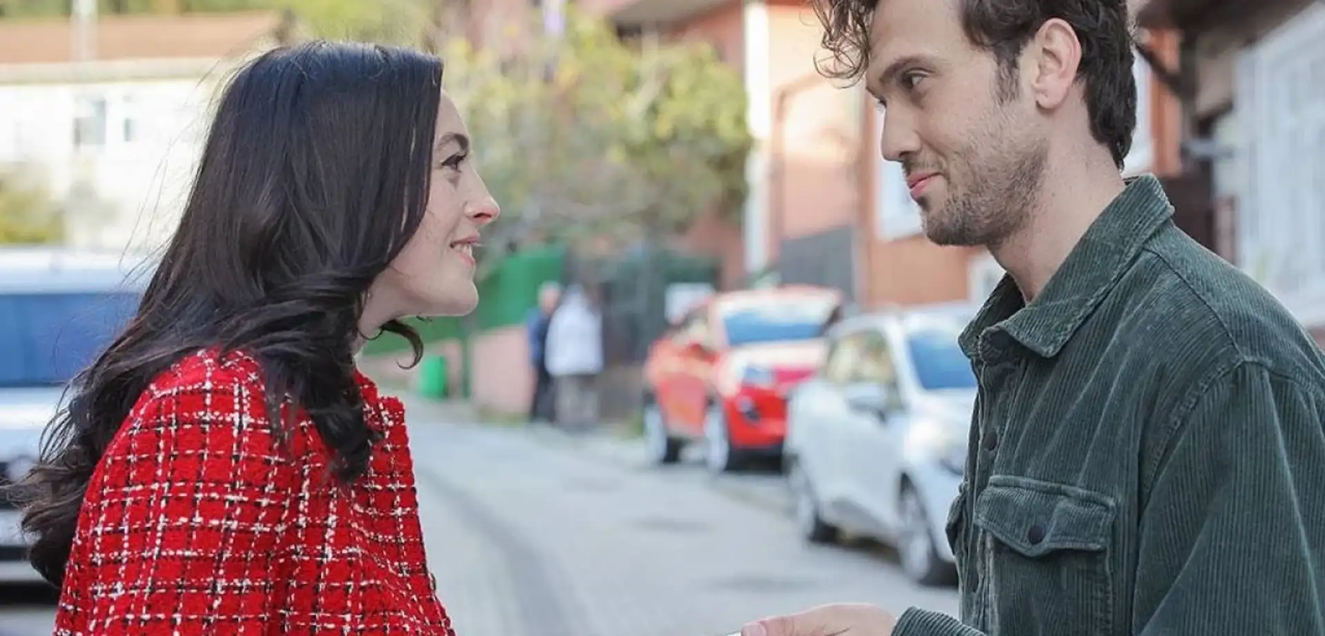 Melis Sezen'den Deha'daki Partneri Aras Bulut İynemli'ye Övgü Dolu Sözler: "Yanıyor"