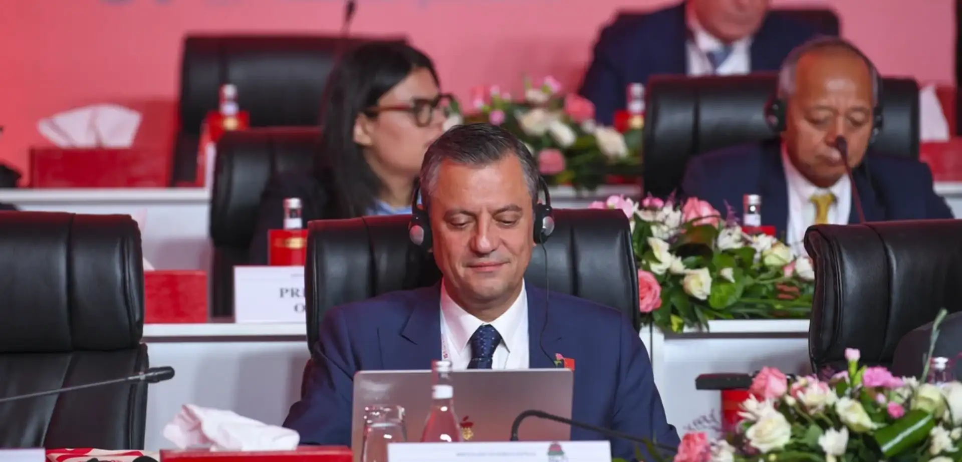 Özgür Özel'den 'Göç' Çağrısı: Adil Şekilde Paylaşılmalı
