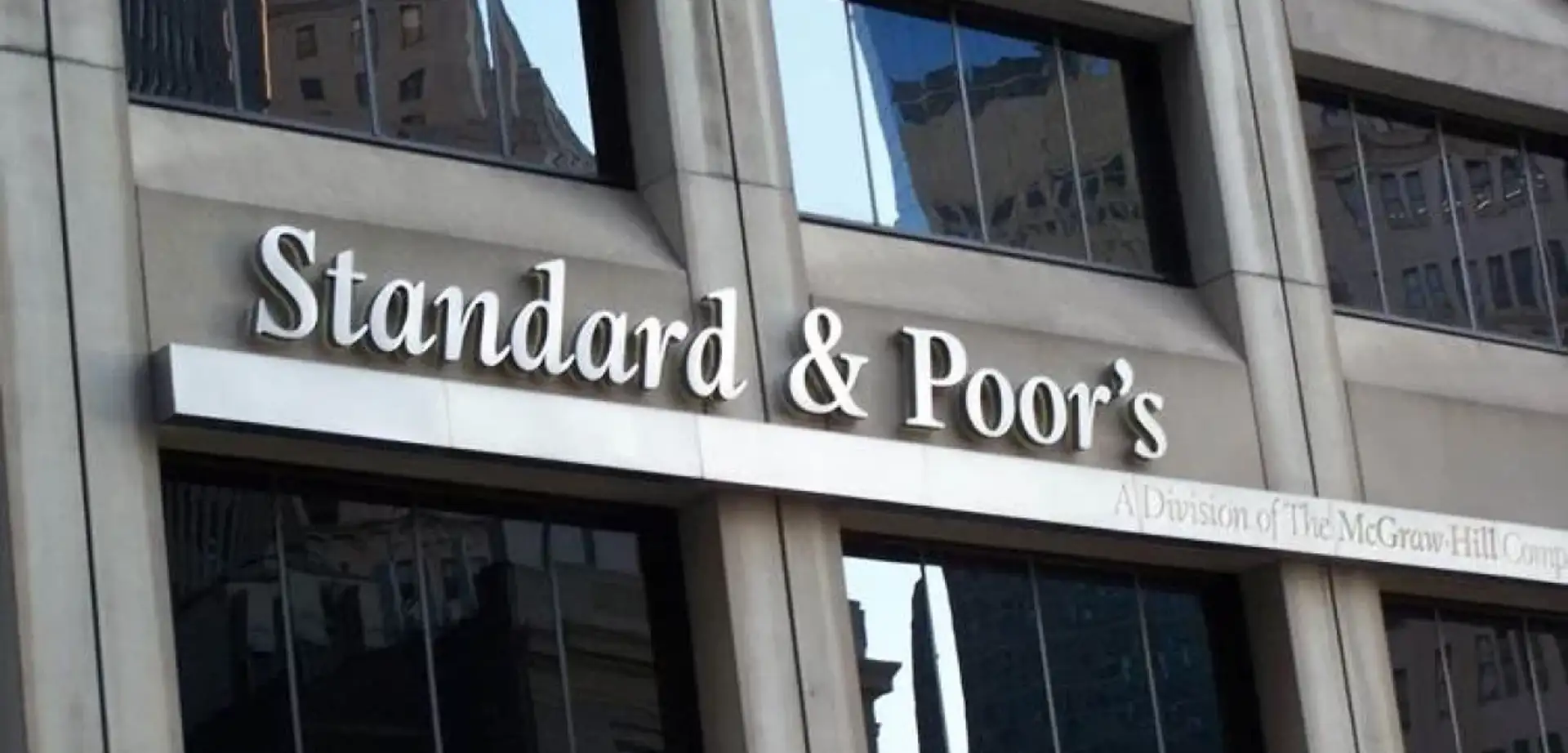 S&P Türkiye'nin Kredi Notunu BB-'ye Yükseltti
