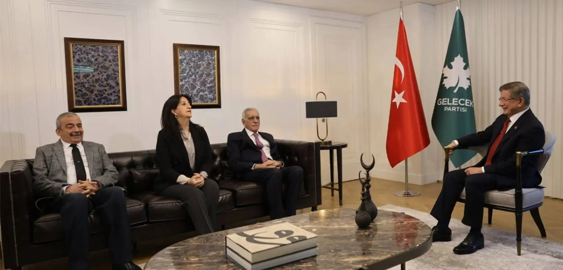 DEM Parti-Ahmet Davutoğlu Görüşmesi Sona Erdi