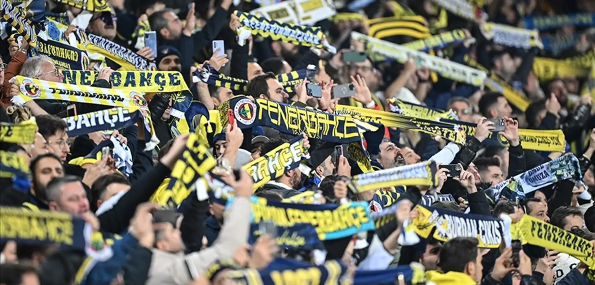 Fenerbahçe Taraftarından 'Yönetim İstifa' Tezahüratı