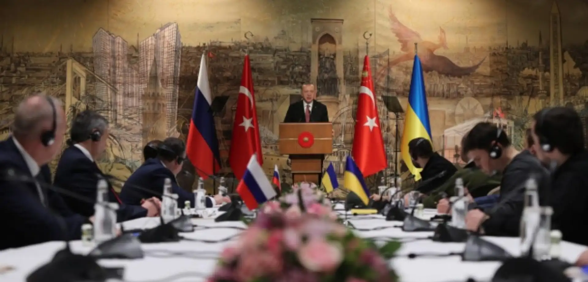İstanbul'da Kritik Gün: Rusya ve Ukrayna Temsilcileri Barış için Yeniden Masada