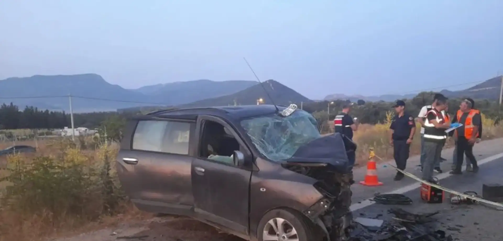 İzmir Seferihisar Yolunda Zincirleme Kaza: 5 Ölü!