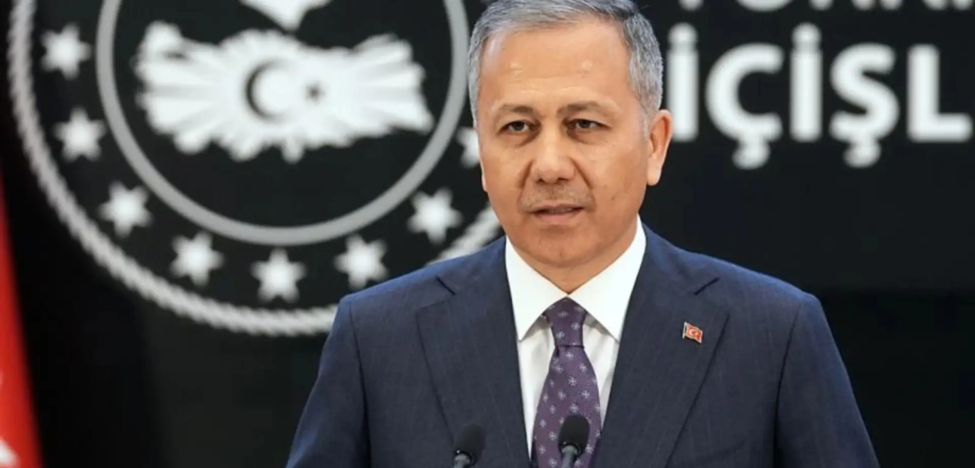 Yerlikaya'dan İzmir'deki Yangınlara Dair Açıklama