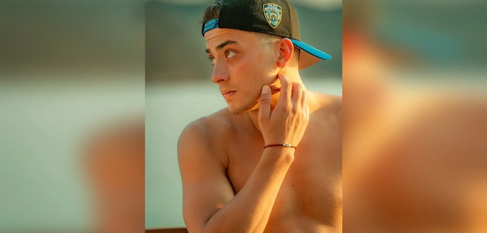 Uzak Şehir'in Kaya'sı Atakan Özkaya'nın Tatil Pozları Sosyal Medyayı Salladı