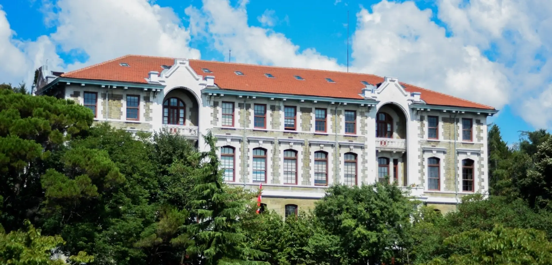 Boğaziçi Üniversitesi'nde Dehşet Veren Cinayet: Rektörden Tatmin Eden Bir Açıklama Bekleniyor!