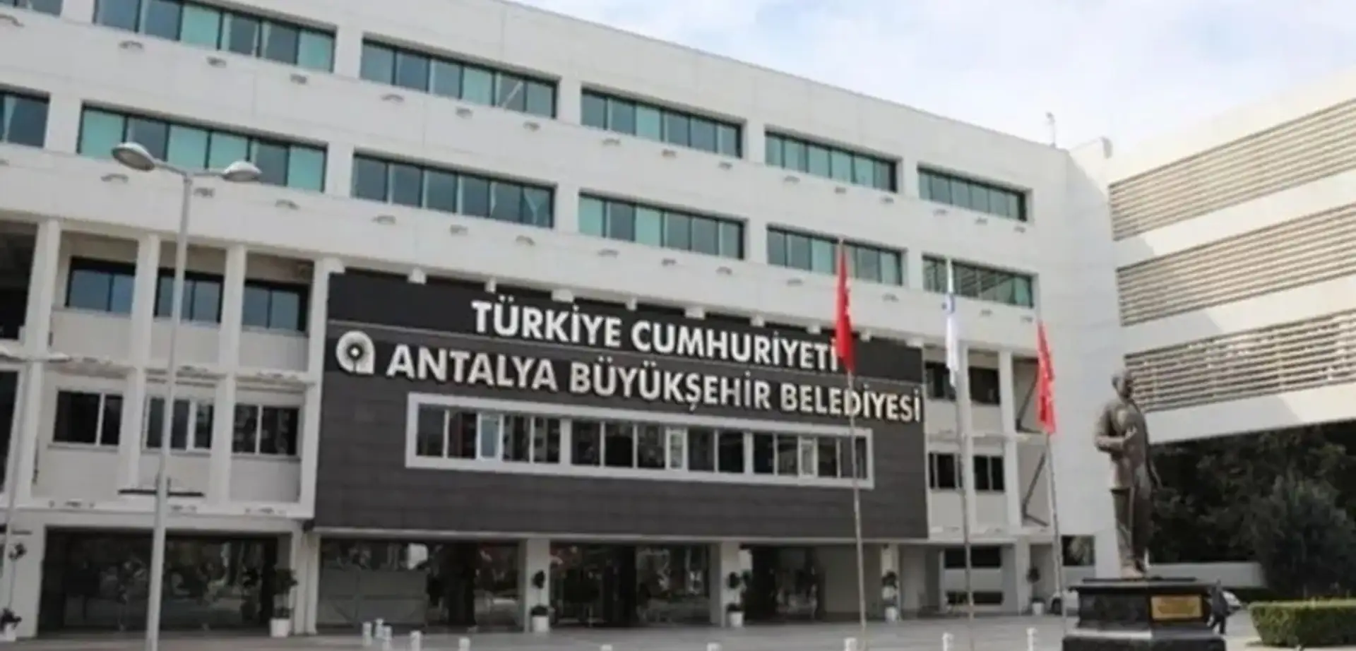 Antalya Büyükşehir Belediyesi'ne Operasyon