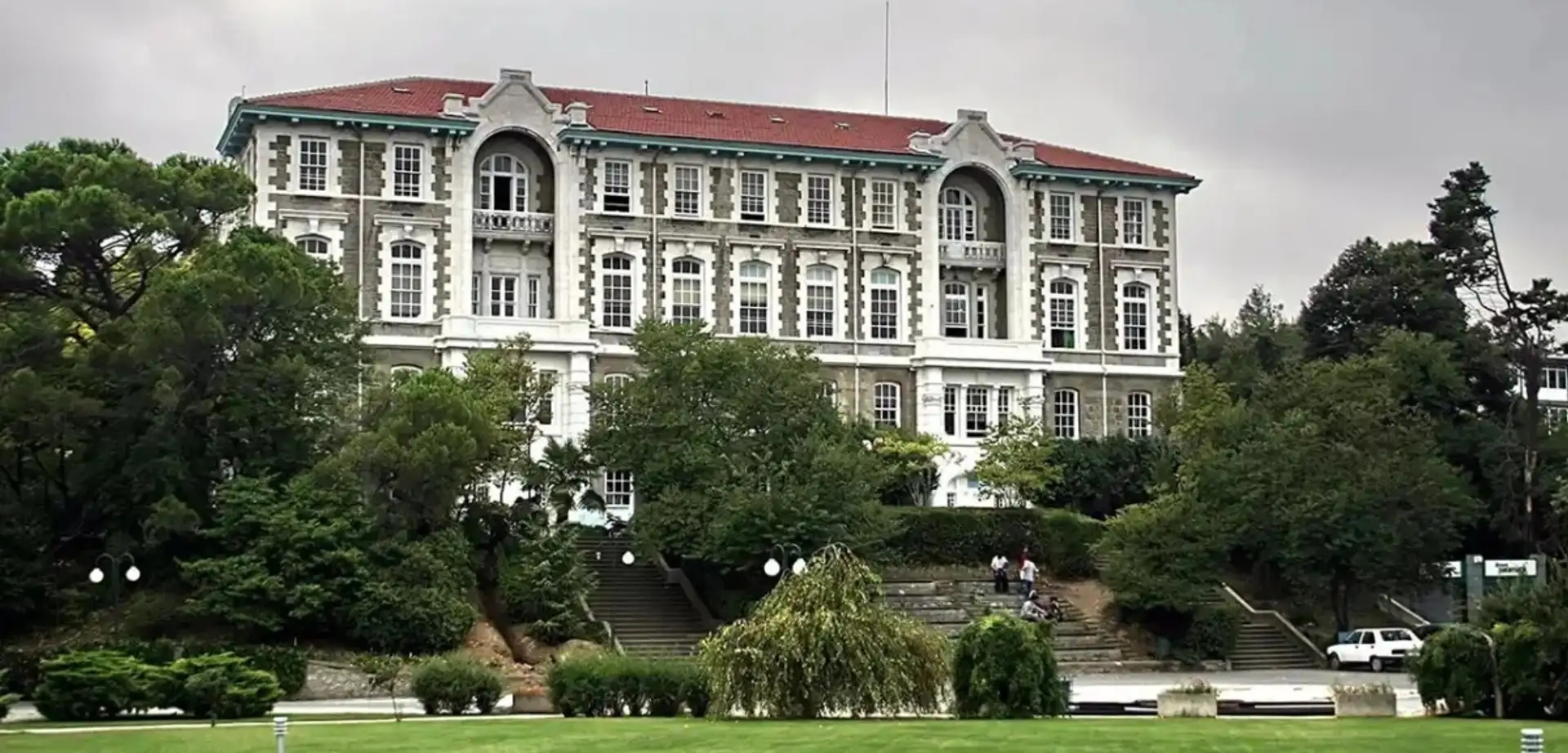 Boğaziçi'nde Şafak Operasyonu: İşte Krizin Sebebi