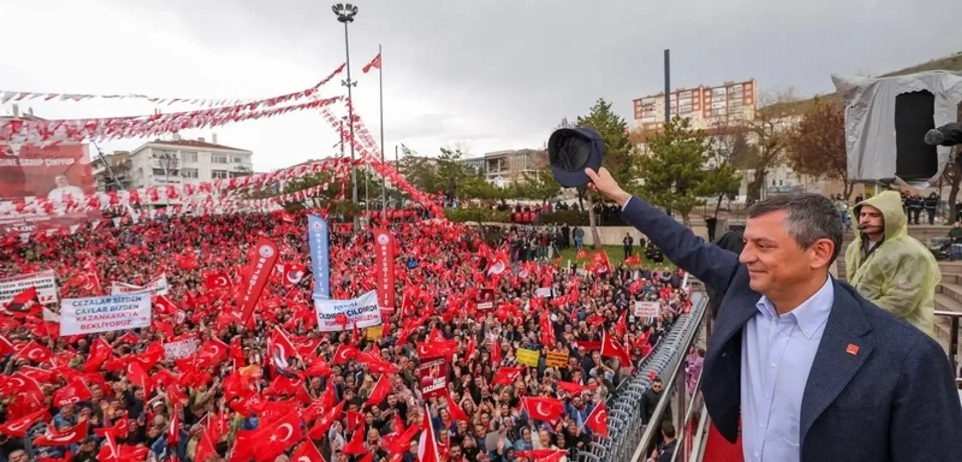 Özgür Özel'den Kocaeli'de İktidara "Sandık" Çağrısı