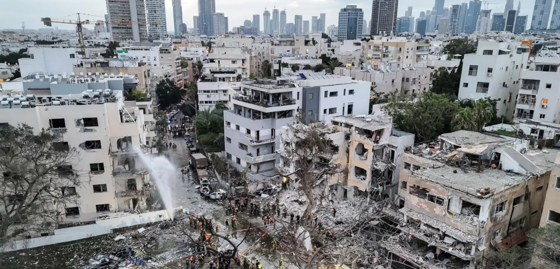 İran'dan Tel Aviv'e Balistik Füze Yağmuru: "Gerçek Vaat-4" Operasyonu Başlatıldı