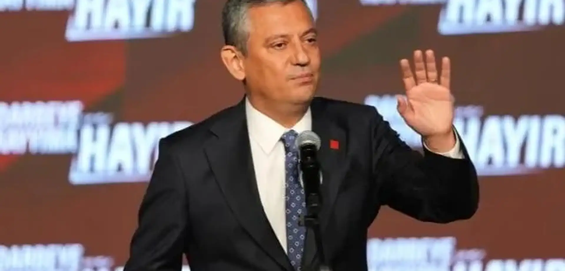 Özgür Özel Yeniden Grup Başkanı Seçildi