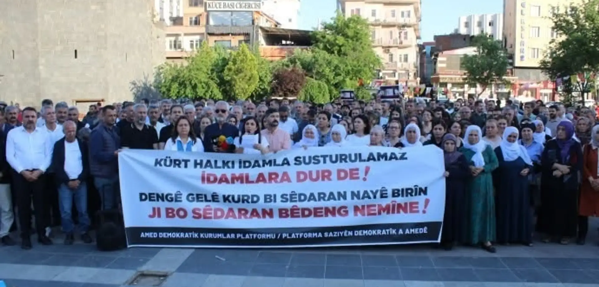 İstanbul'da İran Başkonsolosluğu Önünde Protesto: "İdam Politikalarına Son Verin"