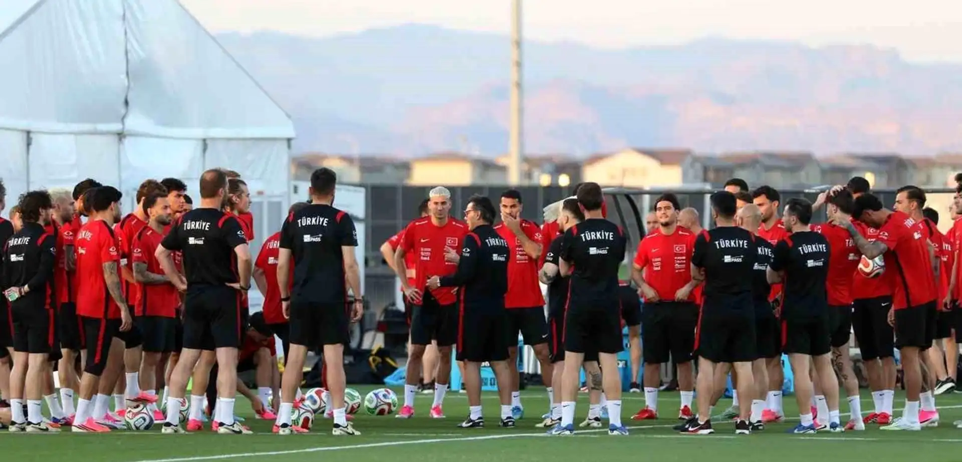 A Milli Takım, Arizona Kampındaki İlk Çalışmasını Halka Açık Gerçekleştirdi