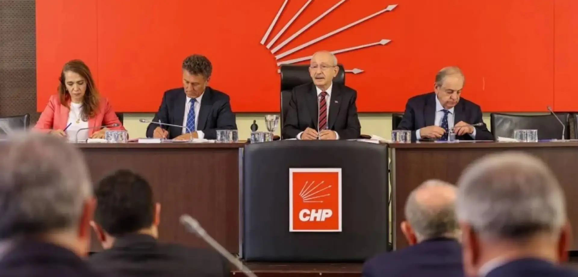 CHP'de 'Belediye Başkanlarına İhraç' İddiası