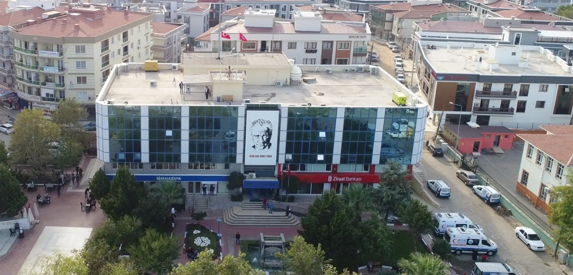 Menderes Belediye Başkanı İlkay Çiçek Rüşvet ve İrtikap Soruşturmasında Gözaltına Alındı