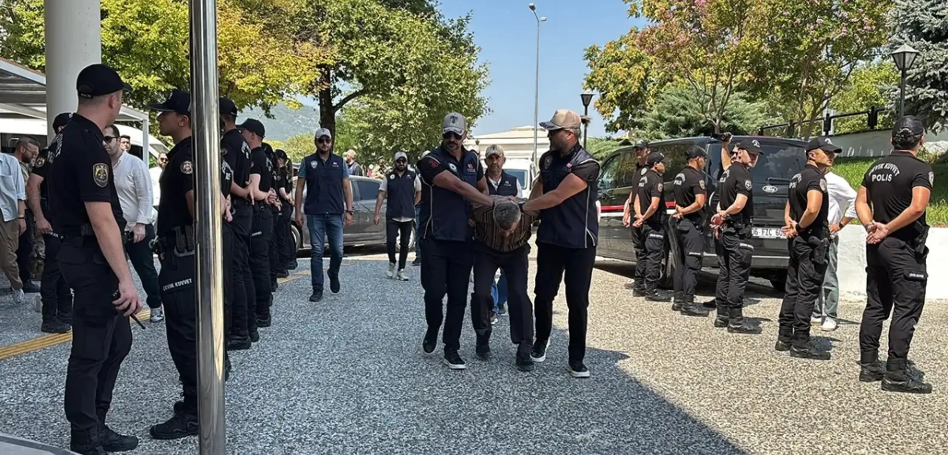 15 Temmuz Suikast Timindeydi: Firari Eski Yüzbaşı Burkay Karatepe Adliyede