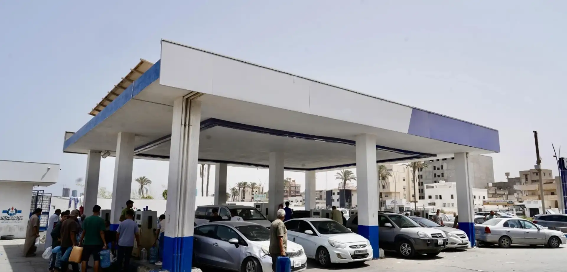 Libya'da akaryakıt krizi: Trablus'ta kuyruklar 10 gündür sürüyor