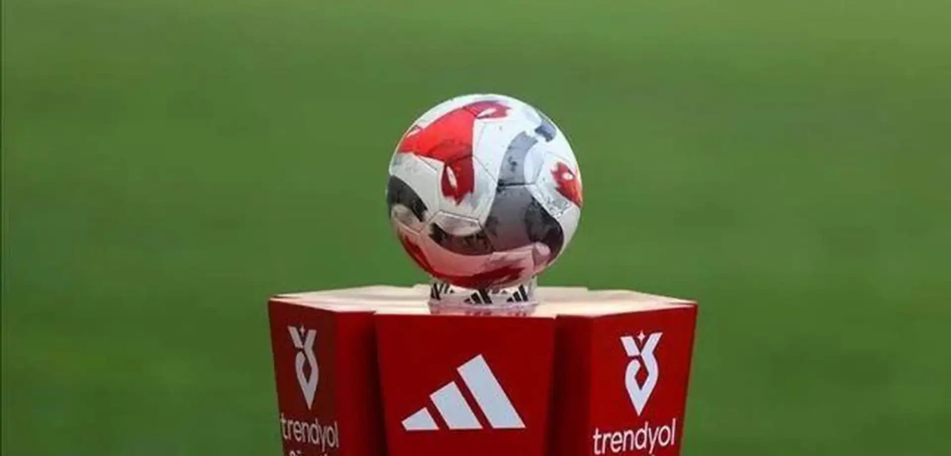 Süper Lig'in 2026/27 Sezonunda En Çok Kazanan 10 Futbolcusu
