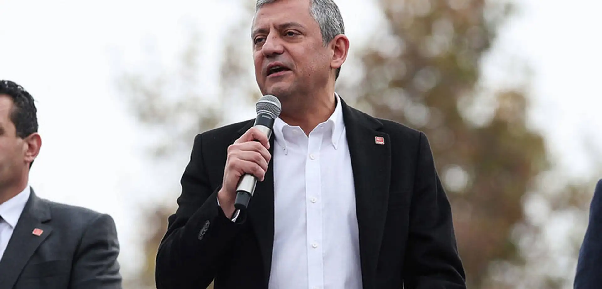 Özgür Özel'den AK Parti'ye Geçen İsimlere Sert Tepki: "Allah Hepsinin Taksiratını Affetsin"