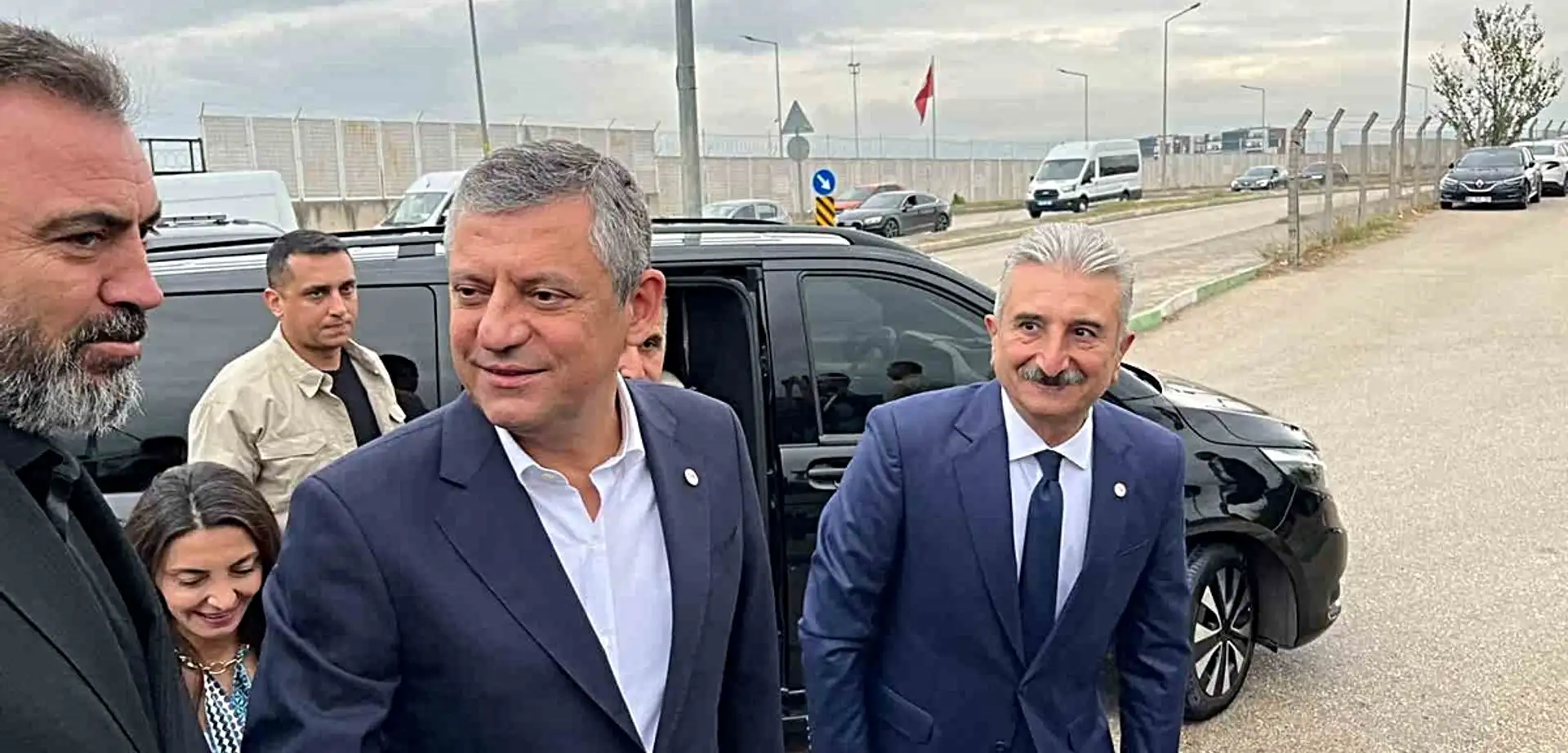 Özgür Özel, Tutuklu Başkan Bozbey'i Cezaevinde Ziyaret Etti