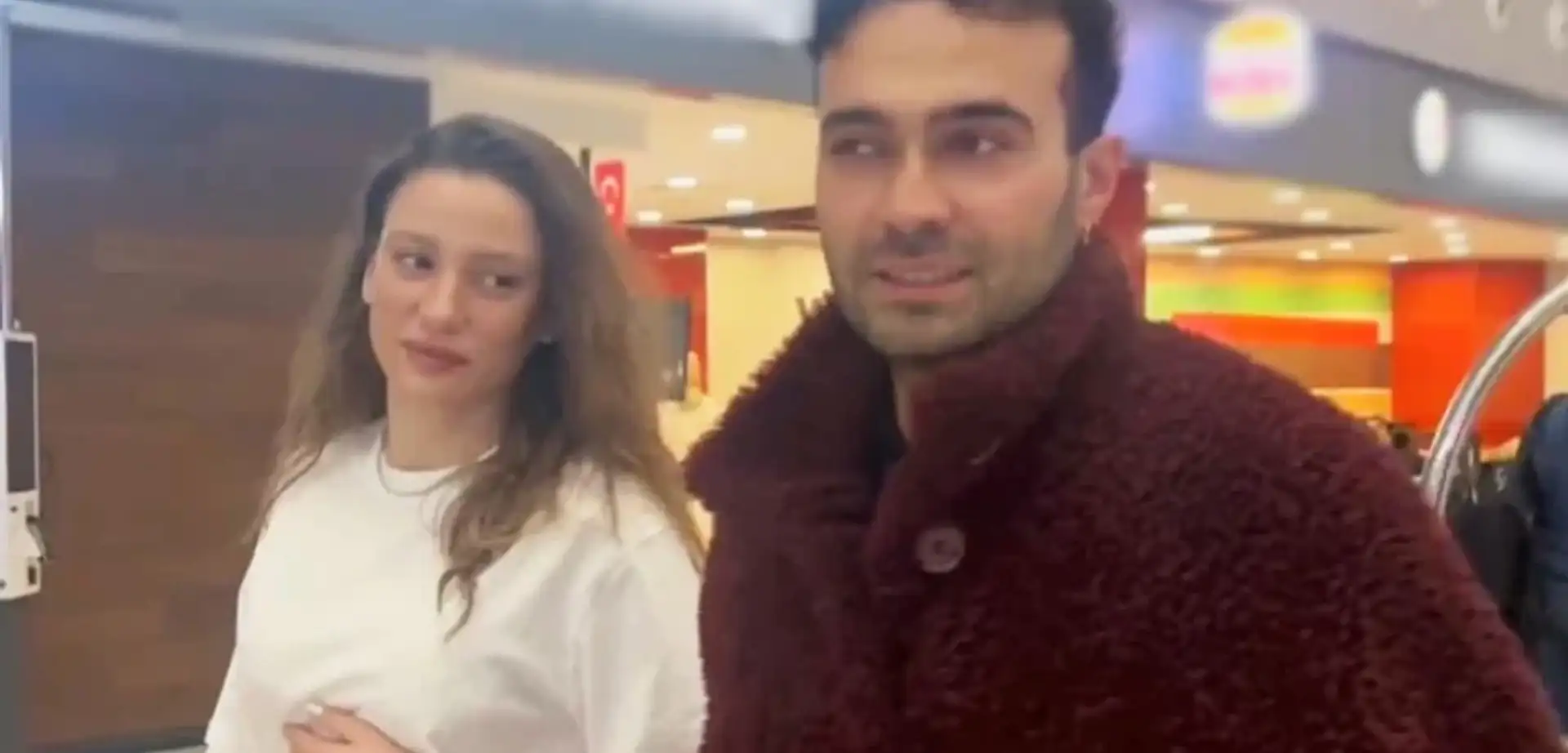 Serenay Sarıkaya'dan Sevgilisi Mert Demir'e Aşk Dolu Bakışlar