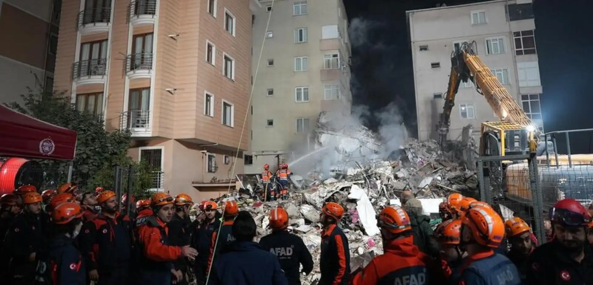 Maltepe'de Çöken Binada 5 Kişi Hayatını Kaybetti