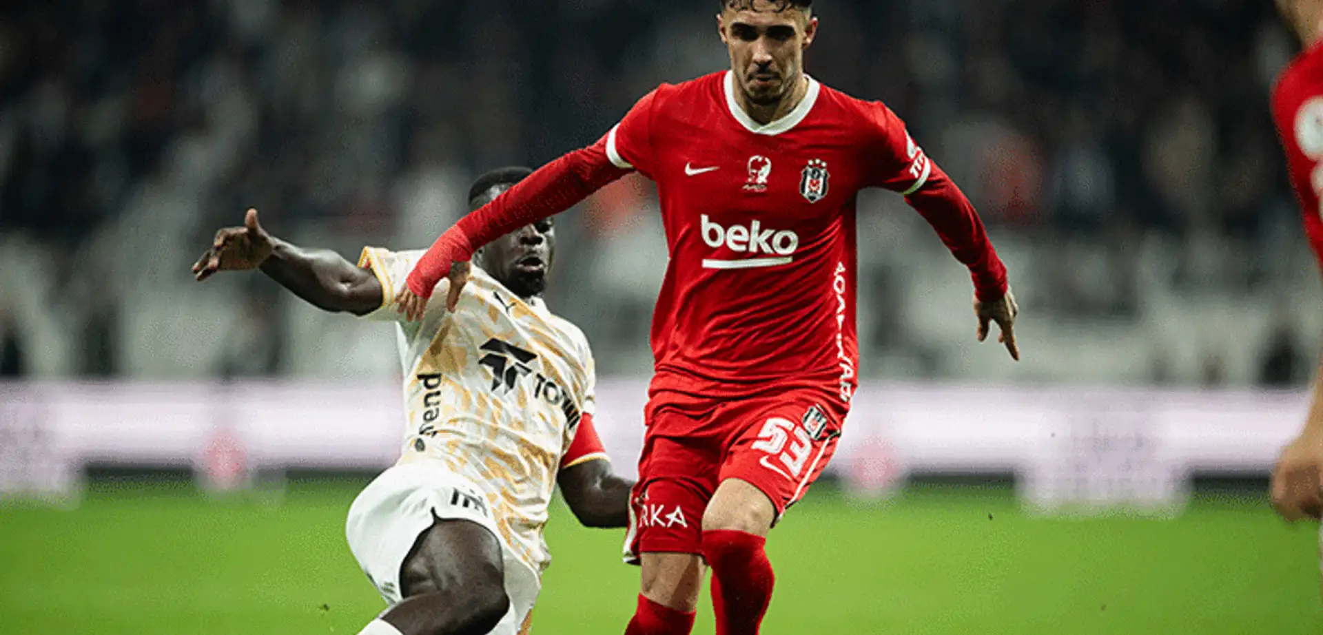 Beşiktaş'ta Emirhan Topçu'ya Hull City ve Nice'ten Yoğun Alaka
