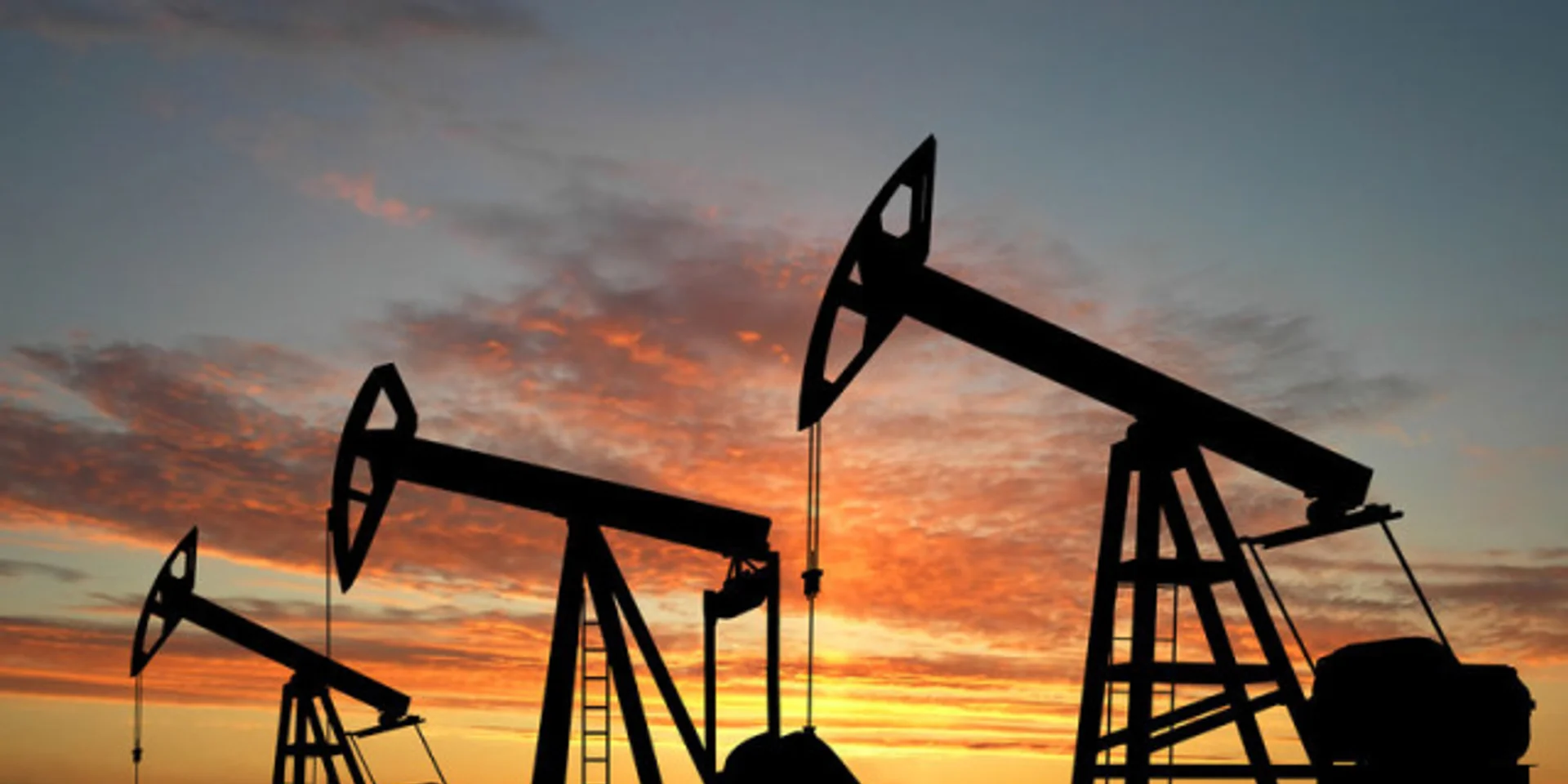 Petrol Fiyatları Yükseldi! Bankalar Tahminlerini Revize Etti