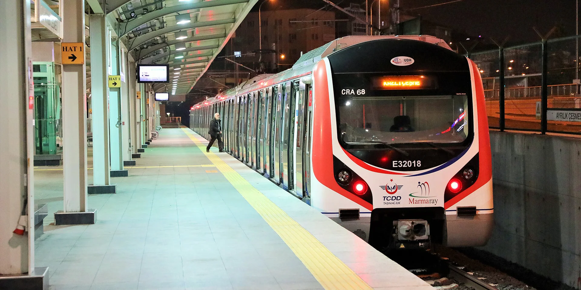 Marmaray Üsküdar İstasyonu'nda İntihar Girişimi!