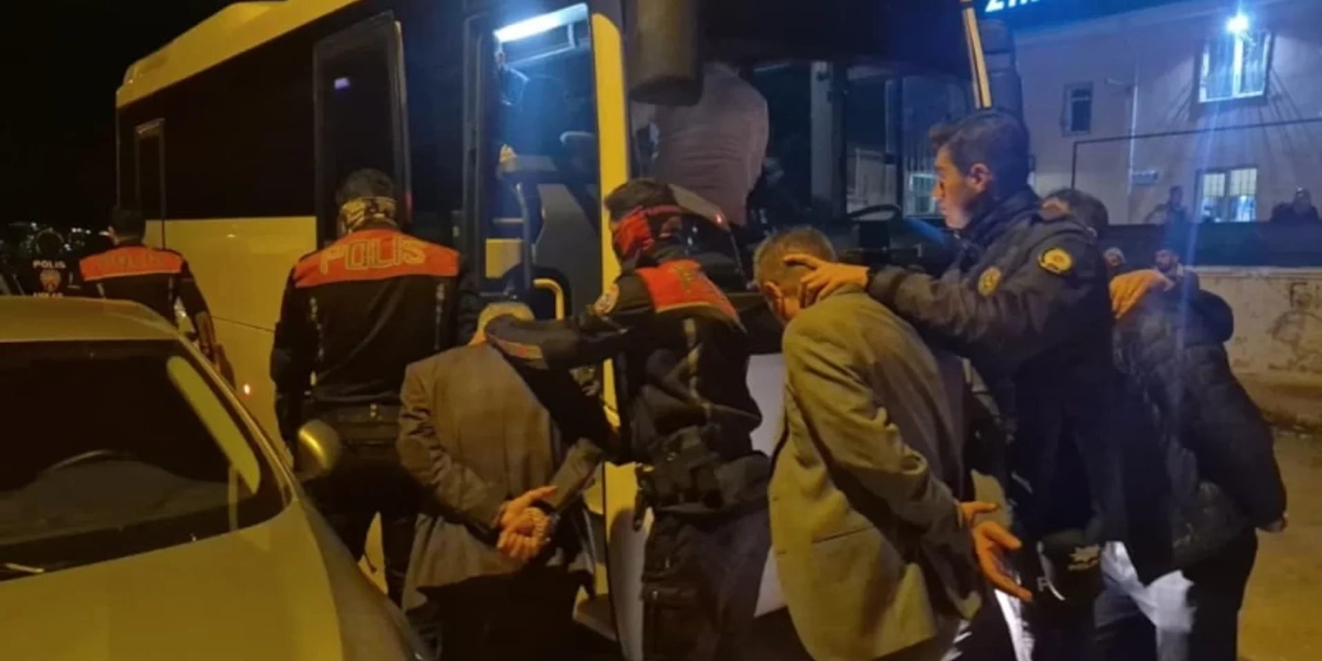 Ankara'da Dev Uyuşturucu ve Fuhuş Operasyonu: Şüpheliler Arasında Bir Özel Okul Öğretmeni Kadın da Var