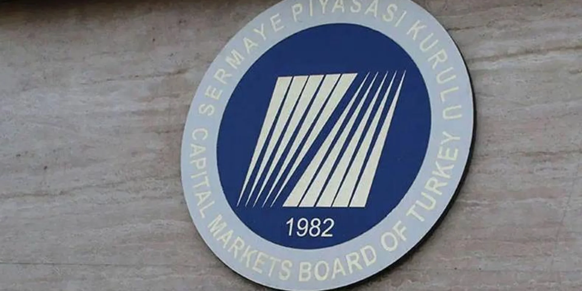 Yatırım Fonlarının Portföy Sınırlamalarına Uyum Süresi Uzatıldı