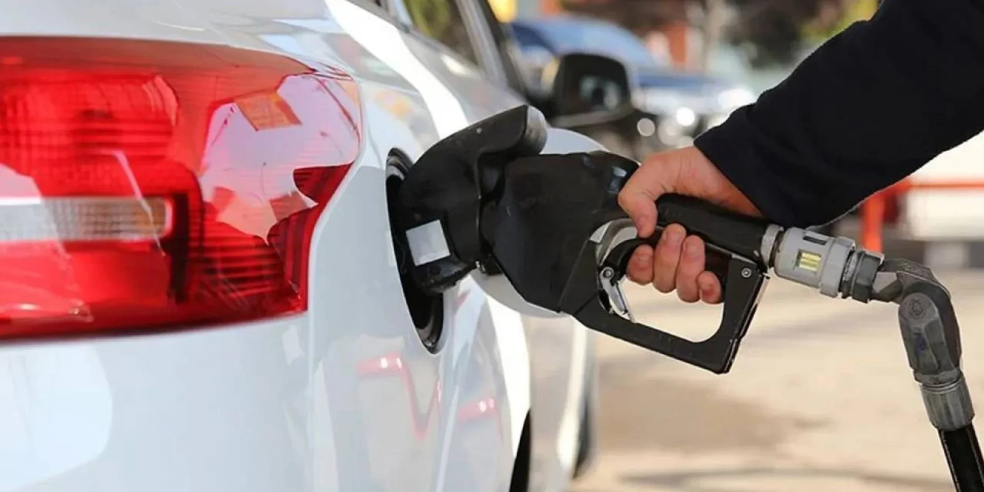 Benzine Perşembe, Motorine Cumartesi Günü Zam Geliyor
