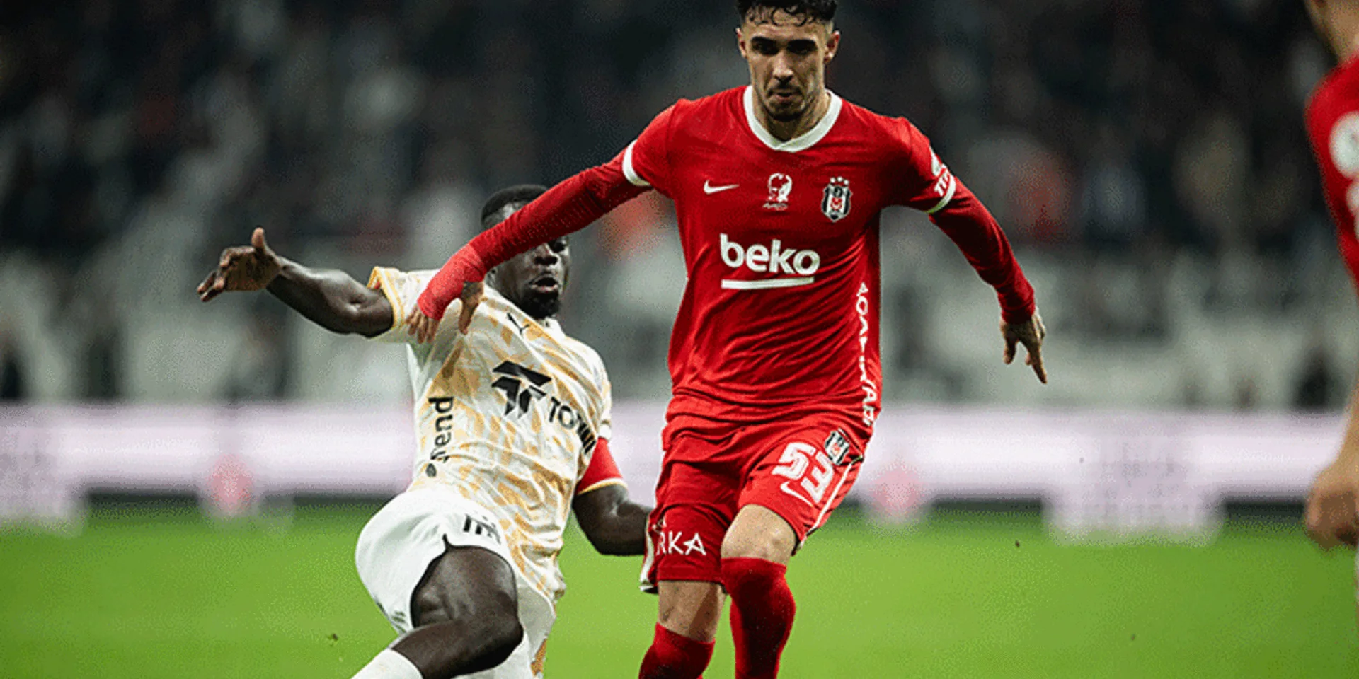 Beşiktaş'ta Emirhan Topçu'ya Hull City ve Nice'ten Yoğun Alaka