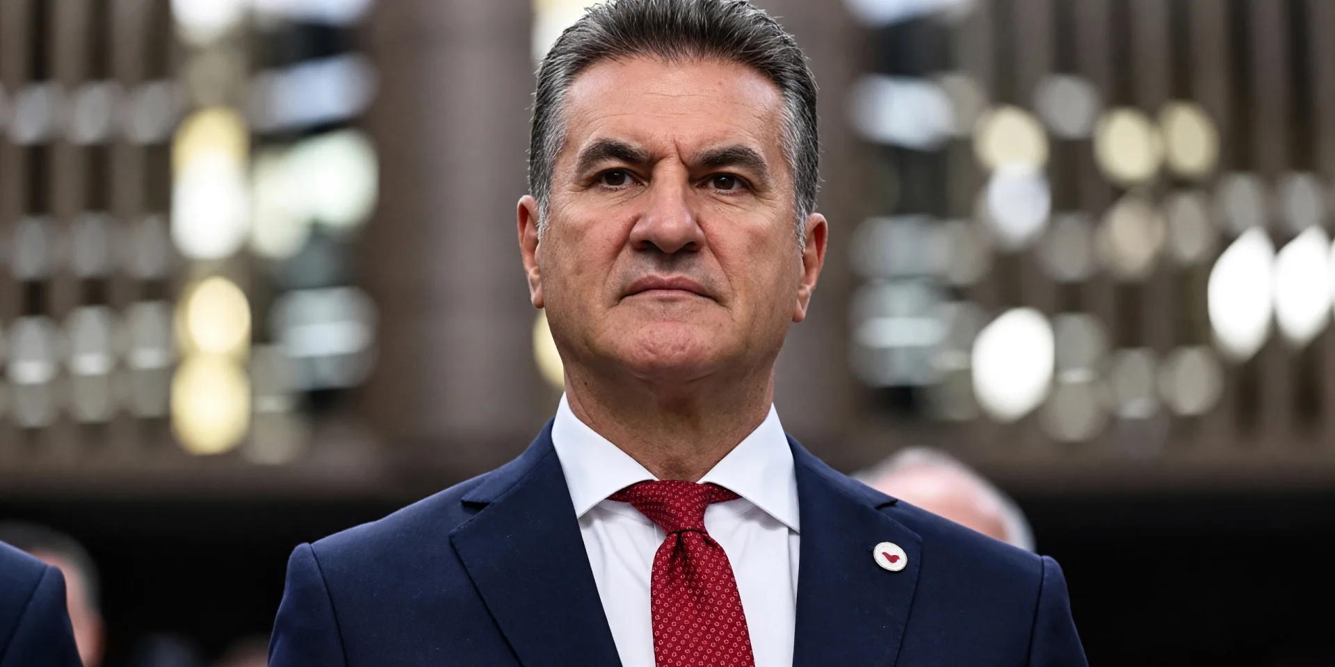 Mustafa Sarıgül, YENİ Parti Üyeliğini Askıya Alacak