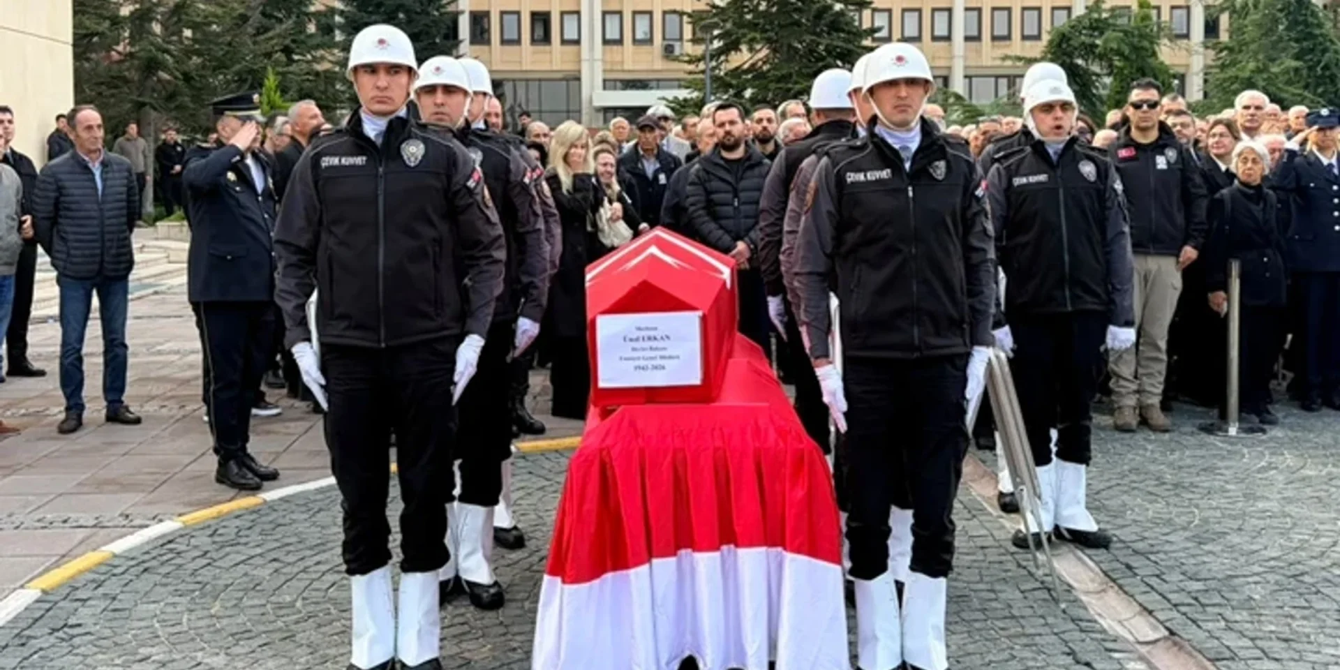 Hayatını Kaybeden Eski Devlet Bakanı Ünal Erkan için Emniyet Genel Müdürlüğü'nde Tören Düzenlendi