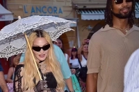 Madonna'dan Şaşırtan Aşk: 37 Yaş Genç Sevgilisiyle Gündemde