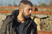 Taş Kağıt Makas Dizisi Azad Kimdir? Aytaç Uşun’un Canlandırdığı Azad’ın Hikayesi ve Özellikleri