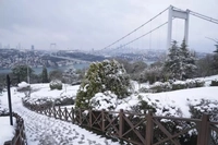 İstanbul Kar Fırtınasına Teslim Oldu: Megakent Buz Tuttu!
